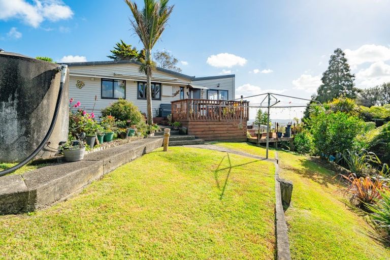 Photo of property in 177 Wairere Road, Waitakere, Henderson, 0782