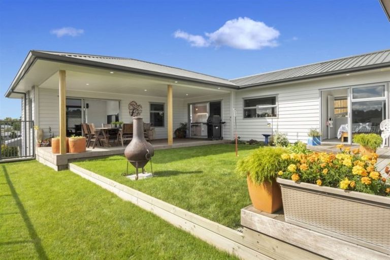 Photo of property in 111 Oteki Park Drive, Welcome Bay, Tauranga, 3112