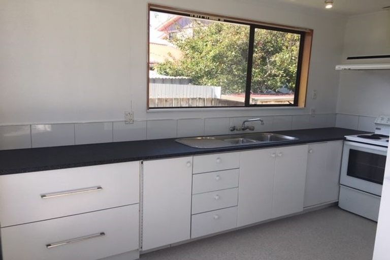 Photo of property in 2 Hewson Crescent, Otaki Beach, Otaki, 5512