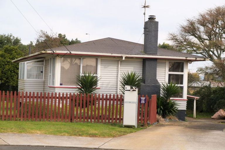 Photo of property in 9 Sutton Avenue, Mangere East, Auckland, 2024