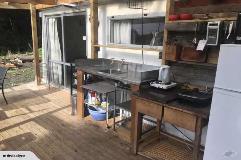 Photo of property in 63 Tram Road, Swanson, Auckland, 0614