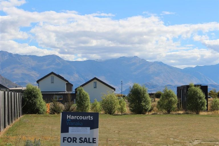 Photo of property in 3 Bull Ridge, Wanaka, 9305