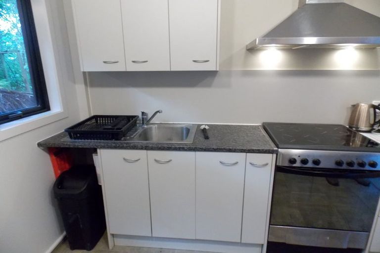 Photo of property in 21a Cotswold Crescent, Newlands, Wellington, 6037