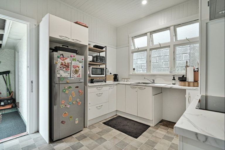 Photo of property in 402c Queen Street East, Hastings, 4122