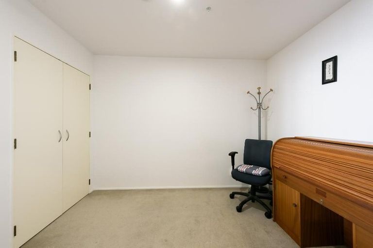 Photo of property in St Peters Apartments, 10c/192 Willis Street, Te Aro, Wellington, 6011