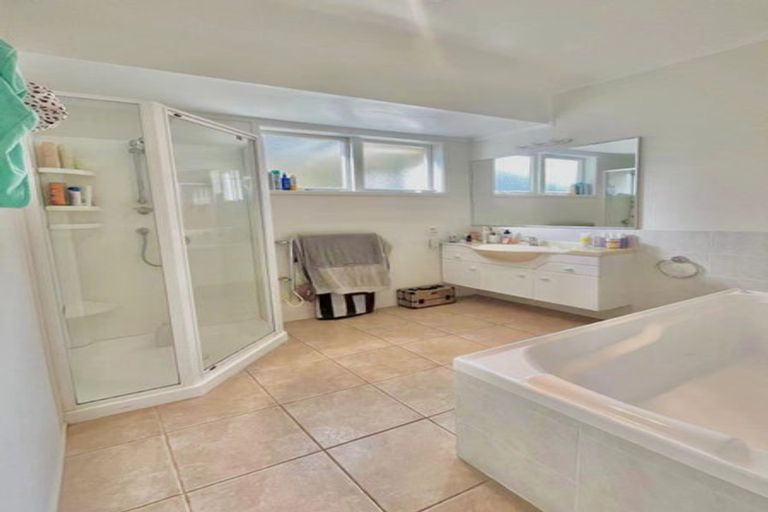 Photo of property in 10 Dodson Avenue, Milford, Auckland, 0620