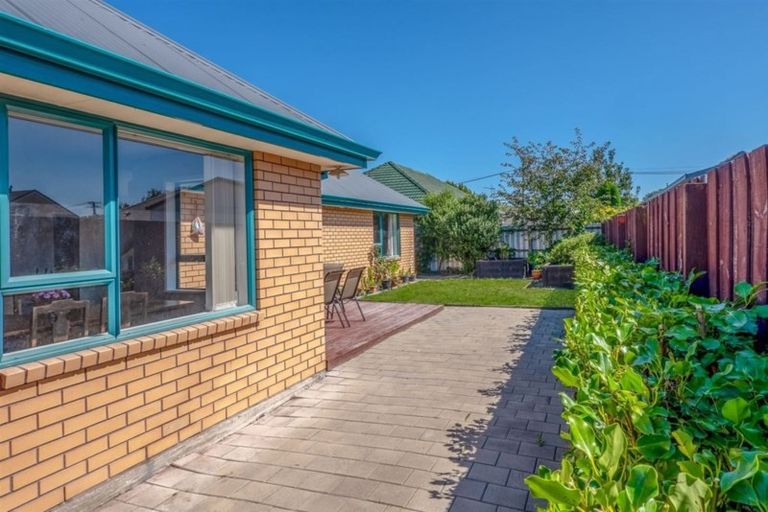 Photo of property in 176 Langdons Road, Northcote, Christchurch, 8052