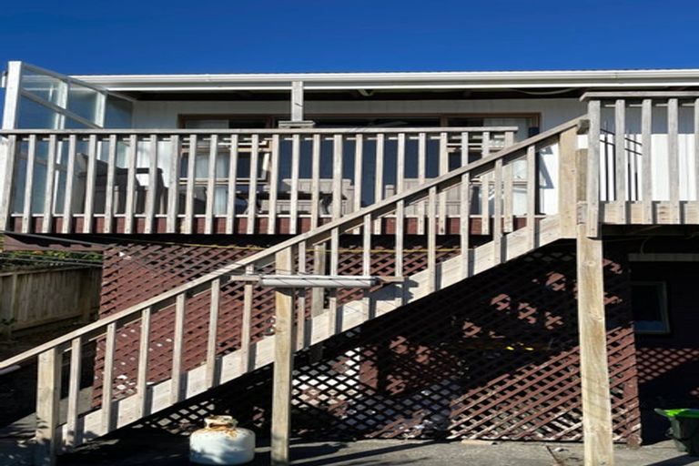 Photo of property in 34 Pacific Parade, Army Bay, Whangaparaoa, 0930