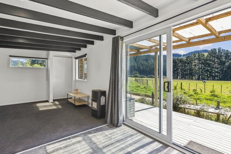 Photo of property in 33 Ratadale Road, Reikorangi, Waikanae, 5391