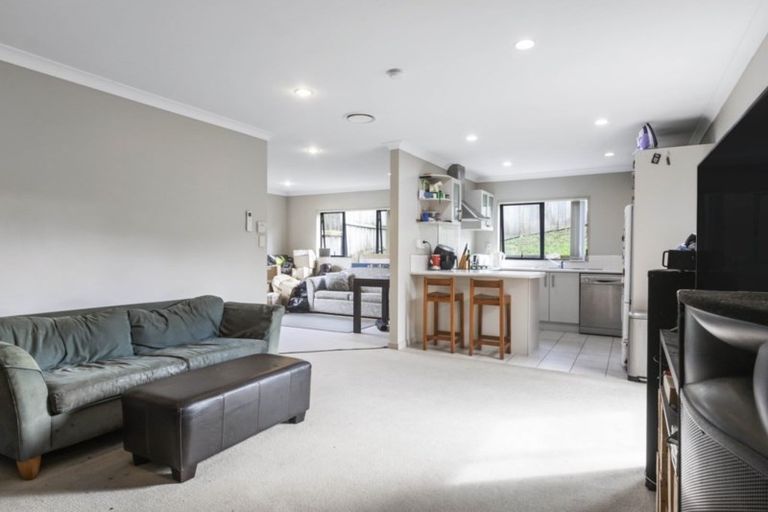 Photo of property in 3 Vadam Road, Massey, Auckland, 0614
