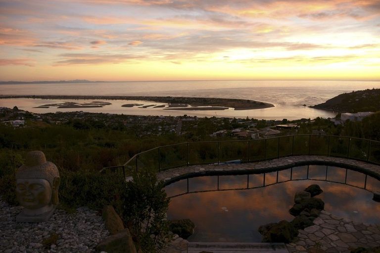 Photo of property in 199 Glenstrae Road, Redcliffs, Christchurch, 8081