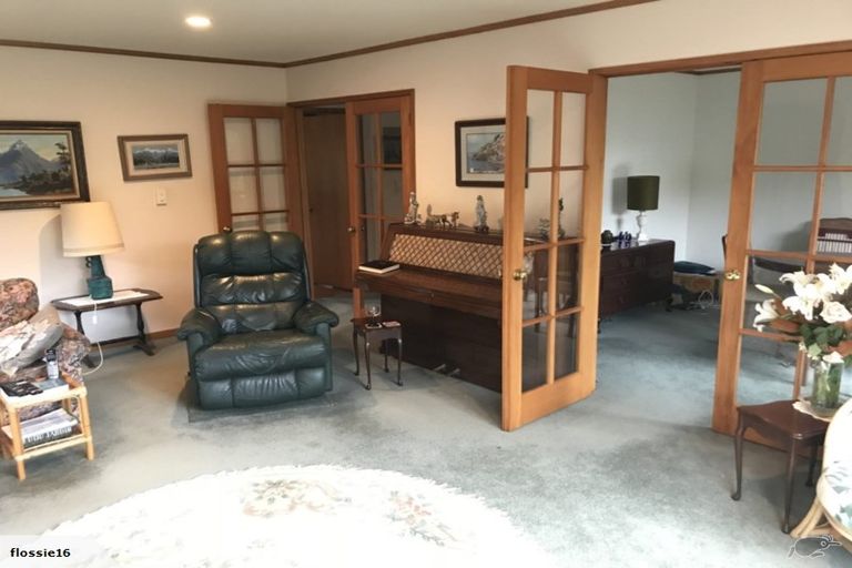 Photo of property in 3/2 Dallinghoe Crescent, Milford, Auckland, 0620