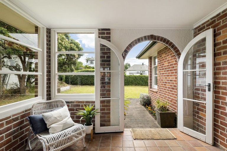 Photo of property in 31 Norwood Road, Bayswater, Auckland, 0622