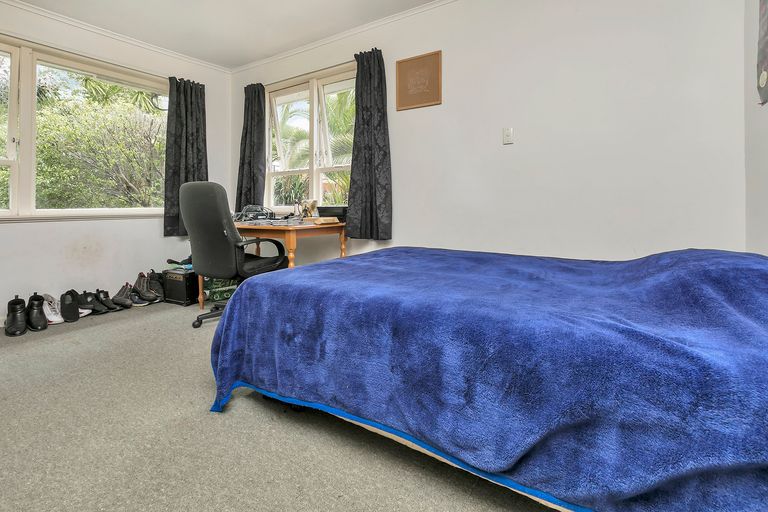 Photo of property in 77 Royal Road, Massey, Auckland, 0614