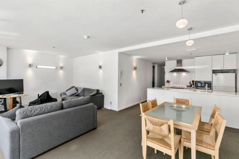 Photo of property in Montreaux Apartments, 1i/164 The Terrace, Wellington Central, Wellington, 6011