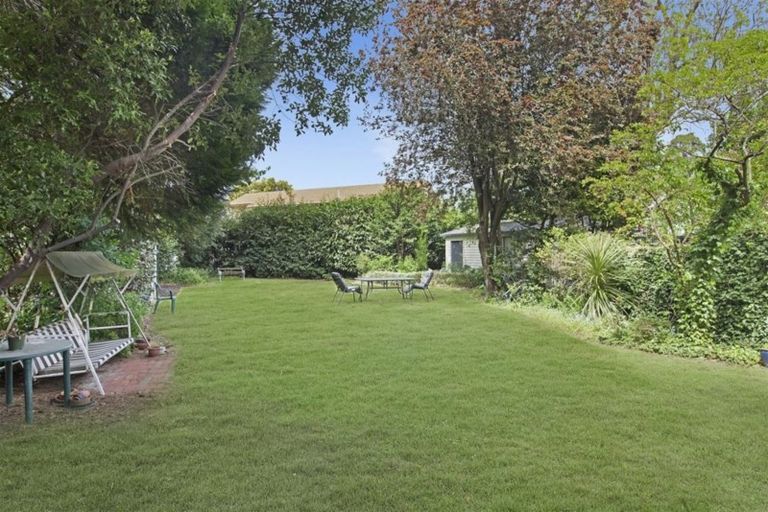Photo of property in 152 North Parade, Richmond, Christchurch, 8013