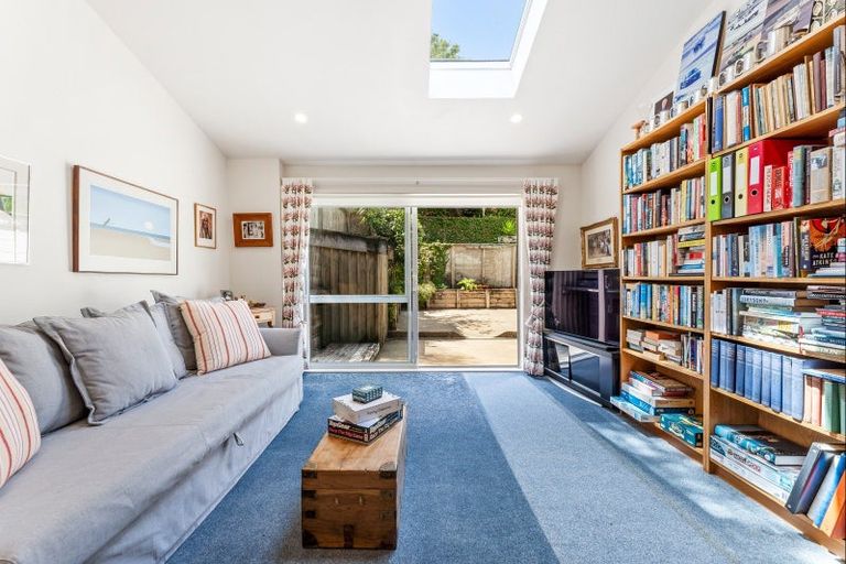 Photo of property in 9 Grand View Road, Leigh, 0985