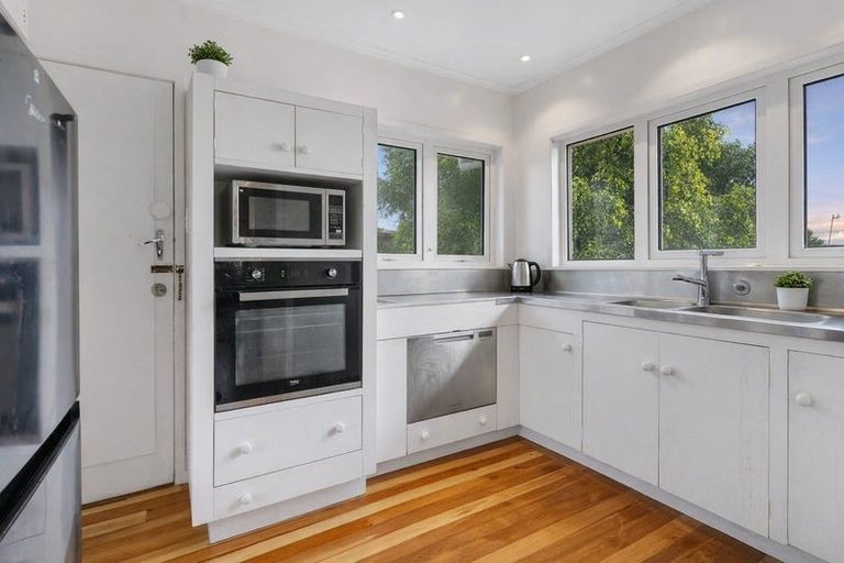 Photo of property in 3/24 Taharoto Road, Takapuna, Auckland, 0622