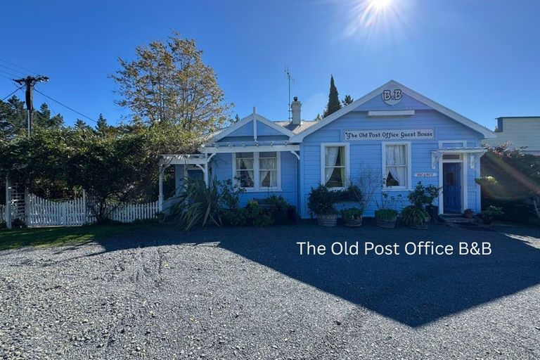 Photo of property in Saddlery Cottage, 3245 Paparoa-oakleigh Road, Paparoa, 0571