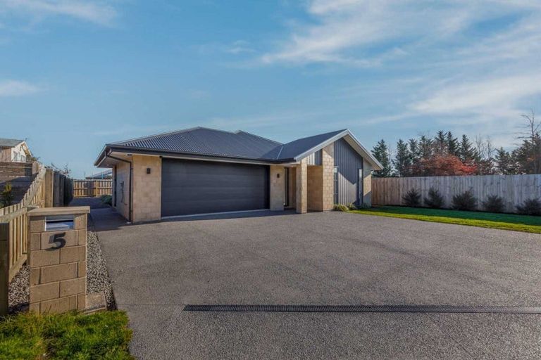 Photo of property in 5 Ella Street, Rolleston, 7614