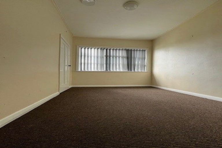 Photo of property in 86 Great South Road, Huntly, 3700