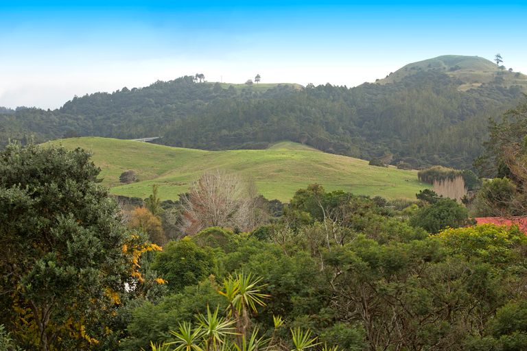 Photo of property in 15 Hillcrest Road, Hatfields Beach, Orewa, 0931