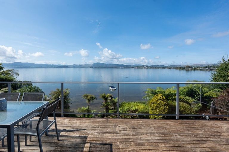 Photo of property in 155 Kawaha Point Road, Kawaha Point, Rotorua, 3010