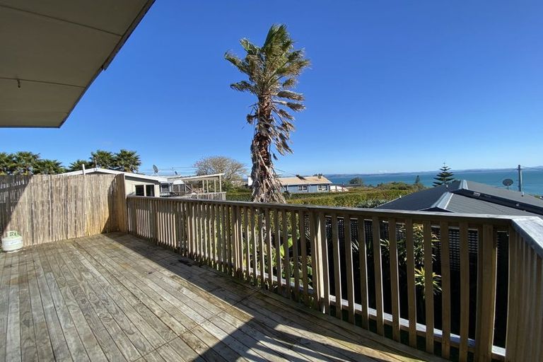 Photo of property in 1412 Whangaparaoa Road, Army Bay, Whangaparaoa, 0930