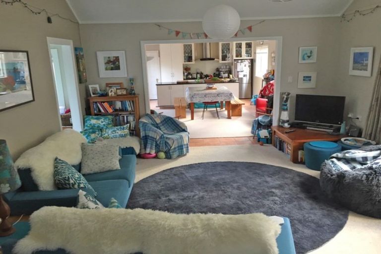 Photo of property in 6 Miro Street, Eastbourne, Lower Hutt, 5013