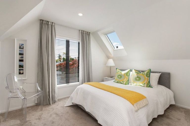 Photo of property in 2a Wairarapa Terrace, Merivale, Christchurch, 8014