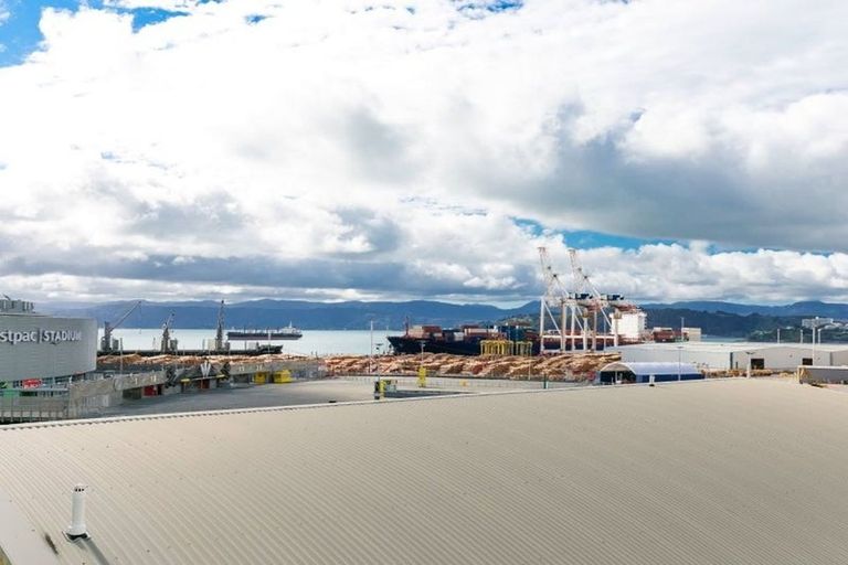 Photo of property in Endeavour Apartments, 6/125 Thorndon Quay, Pipitea, Wellington, 6011