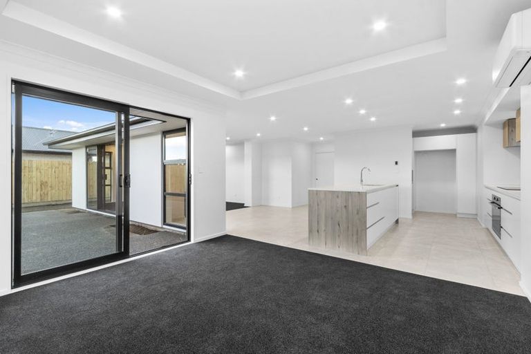 Photo of property in 10 Salkeld Place, Woodend, 7610