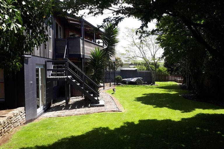 Photo of property in 4 Holloway Road, Omata, New Plymouth, 4374