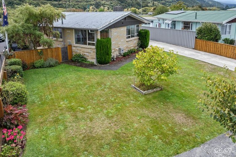 Photo of property in 22 Mcleod Street, Elderslea, Upper Hutt, 5018
