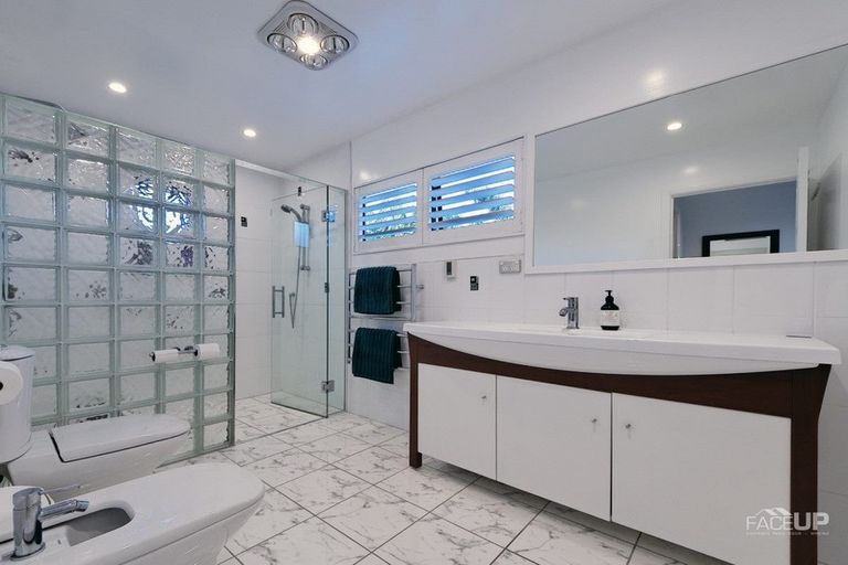 Photo of property in 157c Hobsonville Road, West Harbour, Auckland, 0618