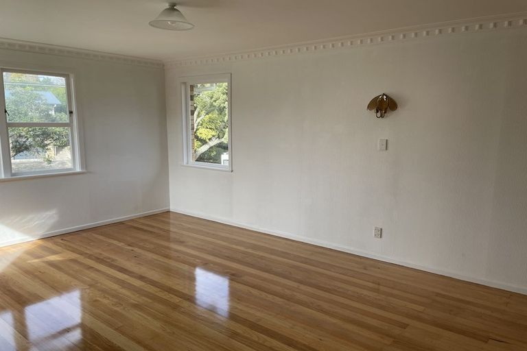 Photo of property in 129 Tiroroa Avenue, Te Atatu South, Auckland, 0610