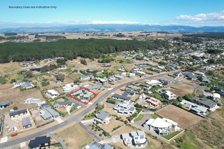 Photo of property in 46 Kent Avenue, Waitarere Beach, Levin, 5510