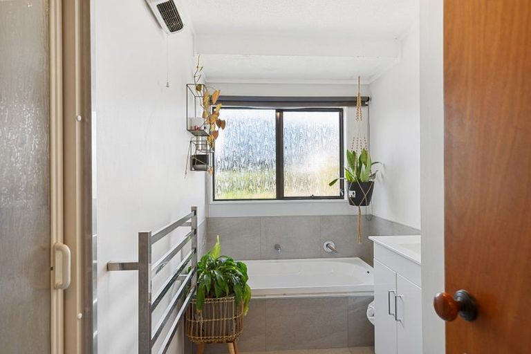 Photo of property in 8 Homestead Place, Glenview, Hamilton, 3206