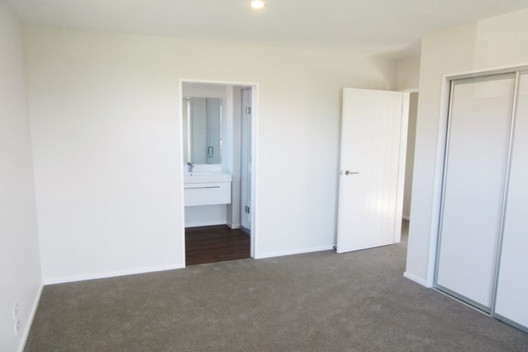 Photo of property in 26 Mount Creighton Crescent, Wanaka, 9305