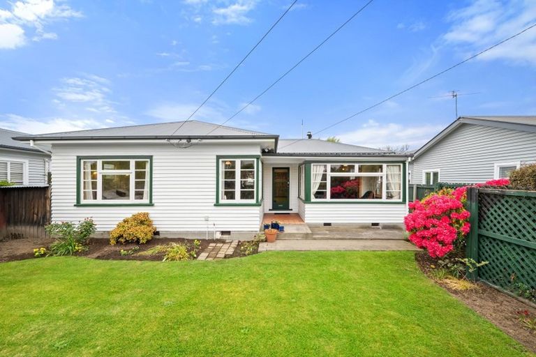 Photo of property in 162 Weston Road, St Albans, Christchurch, 8052