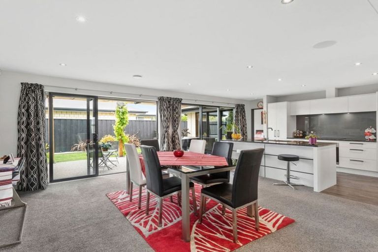 Photo of property in 99 Shillingford Boulevard, Rolleston, 7615