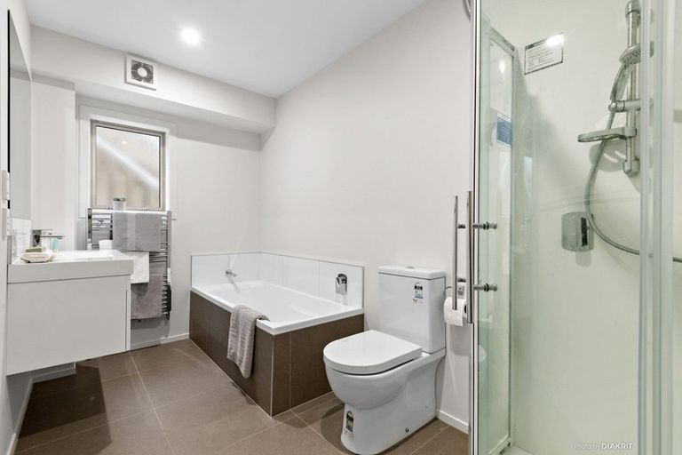 Photo of property in 86a Thurleigh Grove, Karori, Wellington, 6012