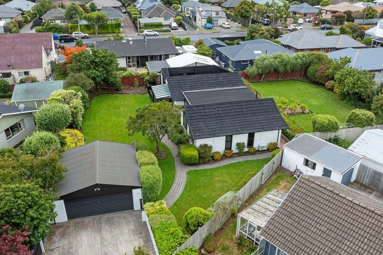 Photo of property in 11a Woodstock Place, Russley, Christchurch, 8042
