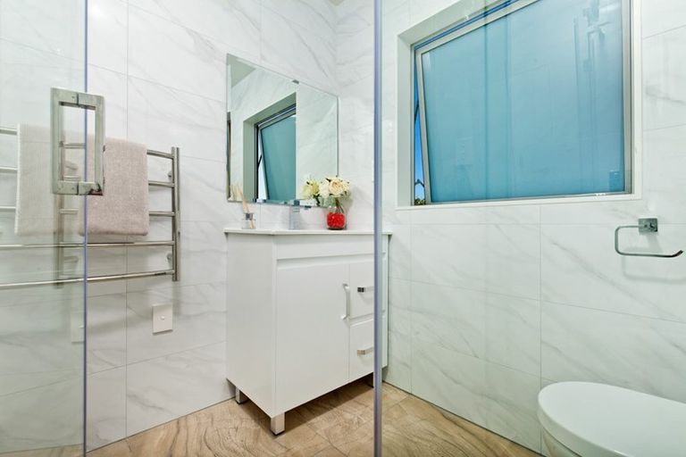 Photo of property in 285 Don Buck Road, Massey, Auckland, 0614