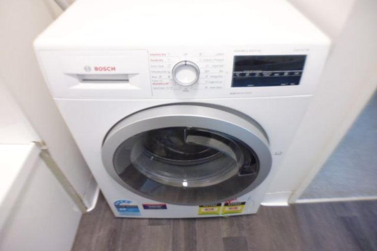 Photo of property in Hobson Court Flats, 18/70 Hobson Street, Thorndon, Wellington, 6011