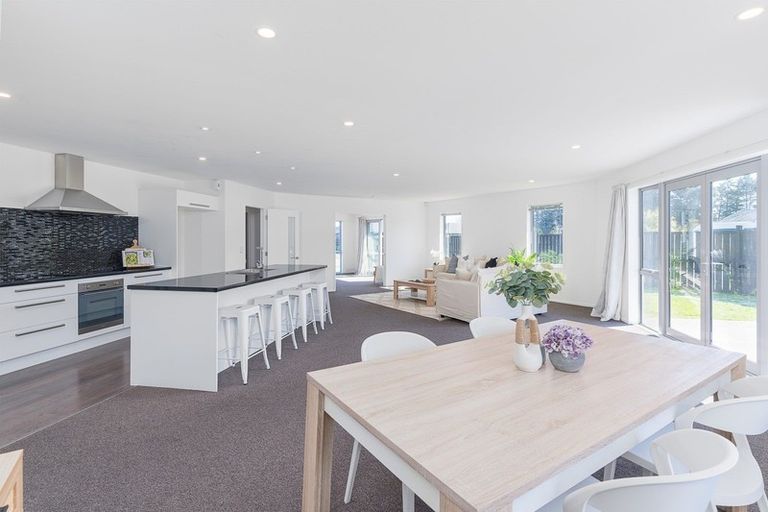 Photo of property in 37 Dunlops Crescent, Bottle Lake, Christchurch, 8083