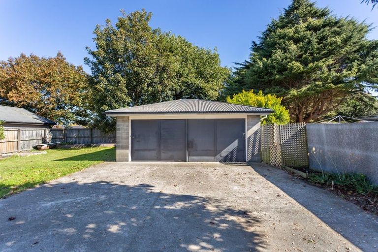 Photo of property in 10 Curletts Road, Sockburn, Christchurch, 8042