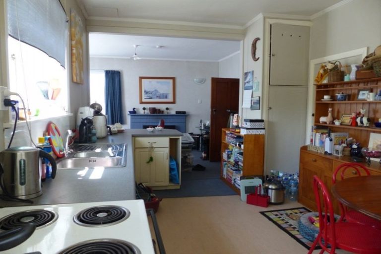 Photo of property in 1 Edinburgh Street, Waimate, 7924