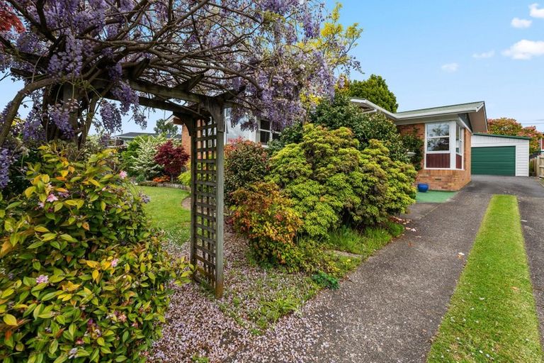 Photo of property in 9 Neri Crescent, Pomare, Rotorua, 3015