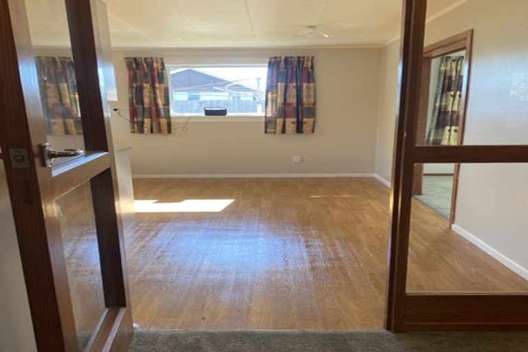 Photo of property in 14 Gibson Drive, Hornby, Christchurch, 8042